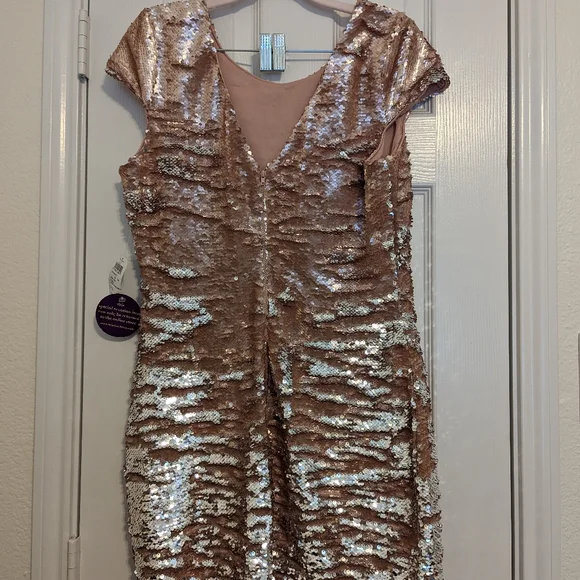 Pink sequin dress - Picture 5 of 8